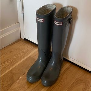Grey hunter rain boots